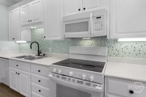 Kitchen - 1079 Mayflower Rd NE, Townsend, GA 31331 photo 2 of 4