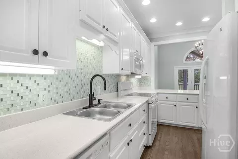 Kitchen - 1079 Mayflower Rd NE, Townsend, GA 31331 photo 4 of 4