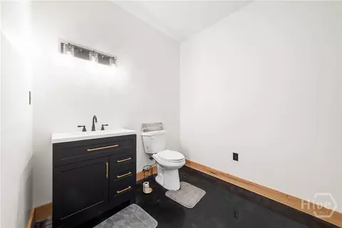Bath - 3875 Poor Robin Rd, Sylvania, GA 30467 photo 3 of 5