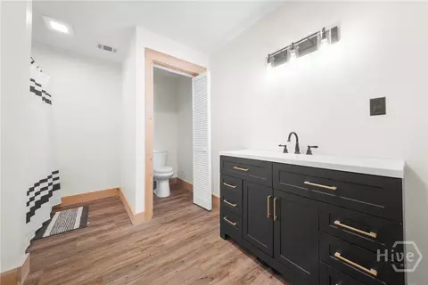 Bath - 3875 Poor Robin Rd, Sylvania, GA 30467 photo 1 of 5