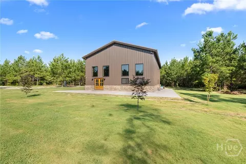 Exterior - 3875 Poor Robin Rd, Sylvania, GA 30467 photo 3 of 6