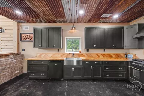 Kitchen - 3875 Poor Robin Rd, Sylvania, GA 30467 photo 3 of 3
