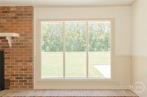 Living - 563 Keith Rd, Guyton, GA 31312 photo 3 of 3