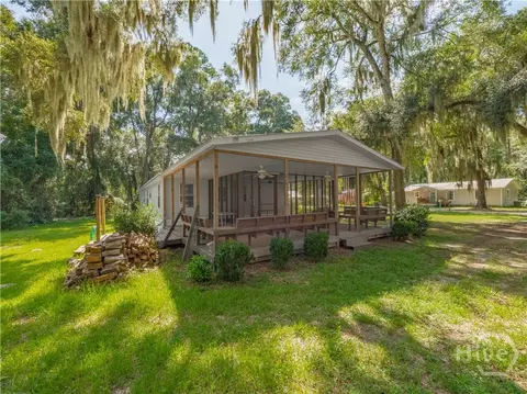 1045 Live Oak Ln NE, Townsend, GA 31331