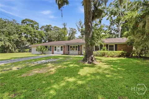 2429 Dolphin Dr, Savannah, GA 31406