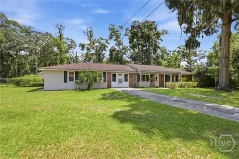 2429 Dolphin Dr, Savannah, GA 31406