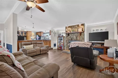 Living - 1444 Courthouse Rd, Guyton, GA 31312 photo 1 of 2