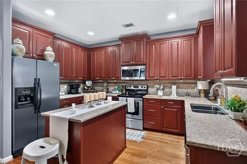 Kitchen - 6 Castle Hill Rd, Savannah, GA 31419 photo 1 of 2