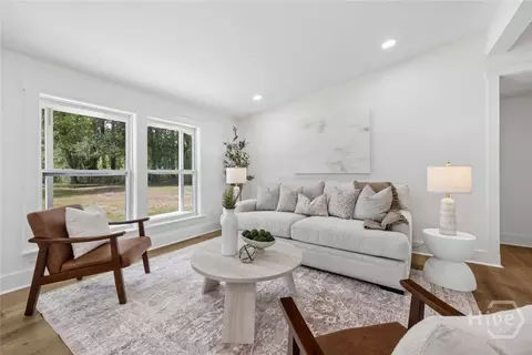 Living - 562 4th Ext, Guyton, GA 31312 photo 2 of 4
