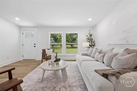 Living - 562 4th Ext, Guyton, GA 31312 photo 3 of 4