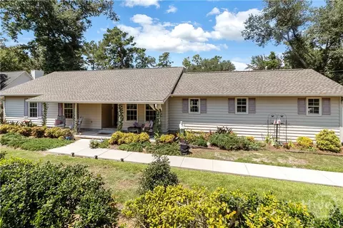 378 Brisbon Rd, Richmond Hill, GA 31324
