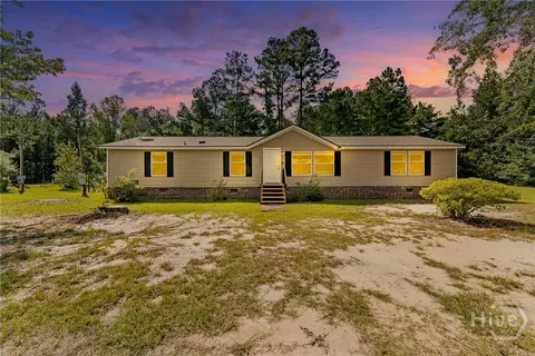 180 Lucious Dr, Pembroke, GA 31321