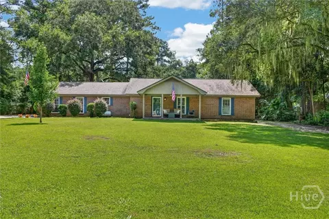 63 Mill Run Rd, Richmond Hill, GA 31324