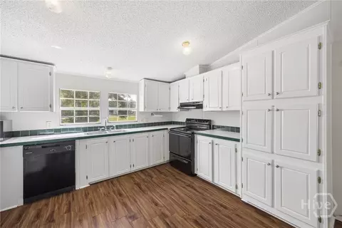 Kitchen - 113 Beecher Dr, Guyton, GA 31312 photo 3 of 4