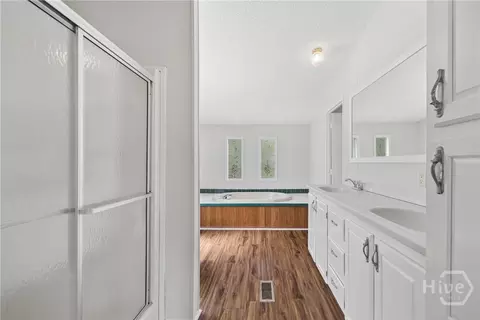 Bath - 113 Beecher Dr, Guyton, GA 31312 photo 4 of 6