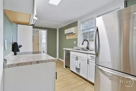 Kitchen - 3107 3109 Casino, Thunderbolt, GA 31404 photo 2 of 4