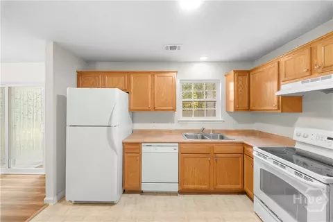 Kitchen - 100 Front Run Pl, Pembroke, GA 31321 photo 2 of 2