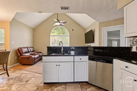 Kitchen - 117 Quiet Pine Cir, Pooler, GA 31322 photo 4 of 5