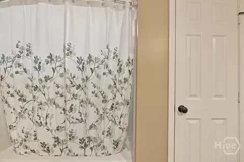 Bath - 117 Quiet Pine Cir, Pooler, GA 31322 photo 3 of 3