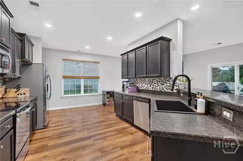 Kitchen - 87 Coopers Ln, Pooler, GA 31322 photo 5 of 6