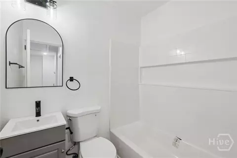 Bath - 1213-1215 E 55th St, Savannah, GA 31404 photo 1 of 2
