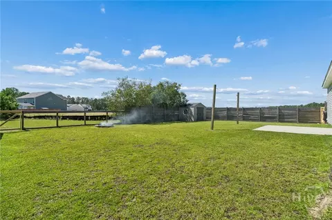 Exterior - 185 Willow Dr, Guyton, GA 31312 photo 4 of 7