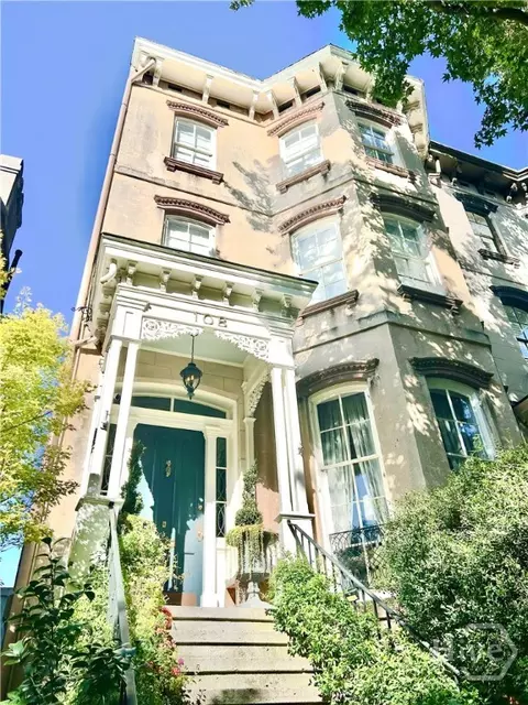 108 E Gaston St, Savannah, GA 31401