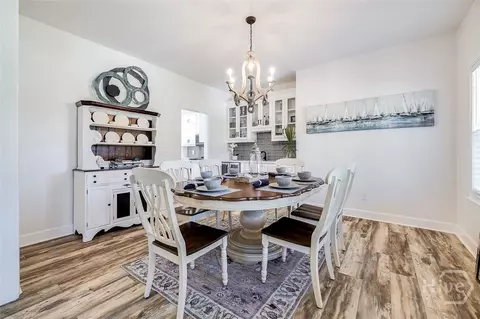 Dining - 1045 Par Dr NE, Townsend, GA 31331 photo 2 of 4
