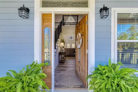 Entry Way - 1045 Par Dr NE, Townsend, GA 31331 photo 1 of 6