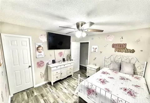 Bedroom - 271 Thomas Cir, Springfield, GA 31329 photo 2 of 2