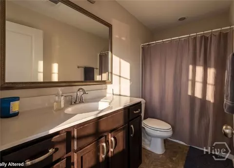 Bath - 223 Somersby Blvd, Pooler, GA 31322 photo 4 of 5
