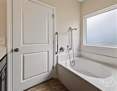 Bath - 223 Somersby Blvd, Pooler, GA 31322 photo 3 of 5