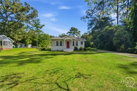 64 Nelson Ave, Garden City, GA 31408
