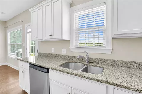 Kitchen - 7 Bridlington, Savannah, GA 31407 photo 3 of 6