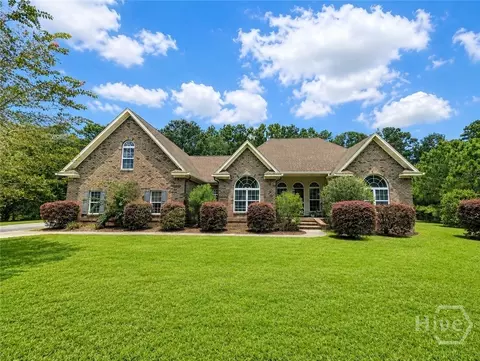 141 Saint Catherine Cir, Richmond Hill, GA 31324
