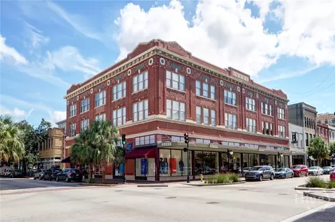 122 W Broughton St, Savannah, GA 31401