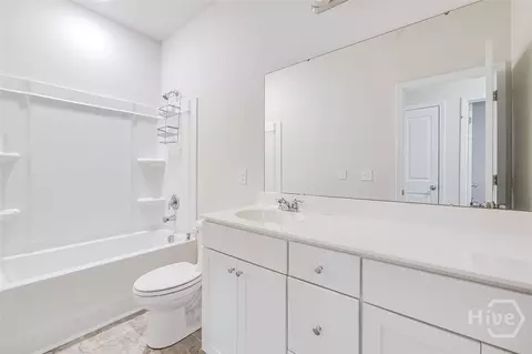 Bath - 181 Benelli Dr, Pooler, GA 31322 photo 5 of 5