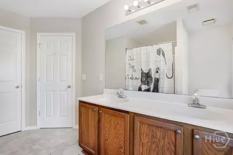 Bath - 40 Ashleigh Ln, Savannah, GA 31407 photo 2 of 4