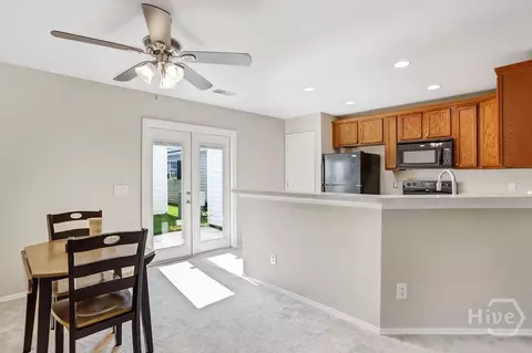 Entry Way - 40 Ashleigh Ln, Savannah, GA 31407 photo 3 of 3