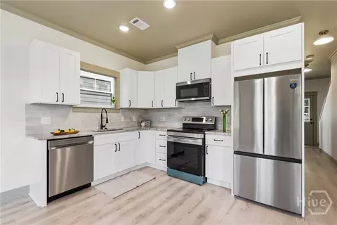 Kitchen - 744 E 33rd St, Savannah, GA 31401 photo 3 of 4