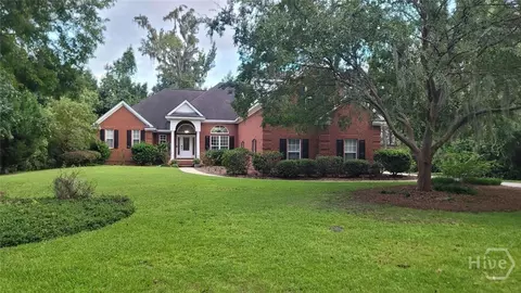 211 Shadow Moss Cir, Richmond Hill, GA 31324