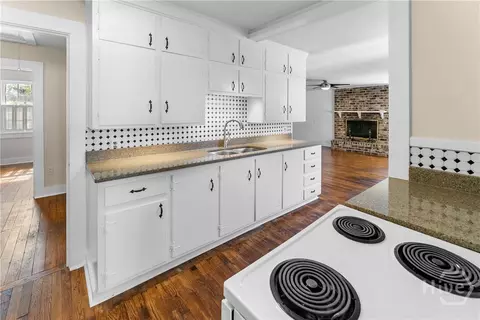 Kitchen - 2235 E 41st St, Savannah, GA 31404 photo 2 of 3