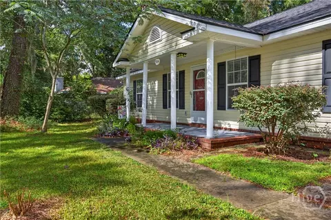 Exterior - 504 Lake Dr, Midway, GA 31320 photo 4 of 14