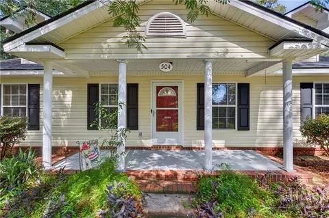 Exterior - 504 Lake Dr, Midway, GA 31320 photo 3 of 14