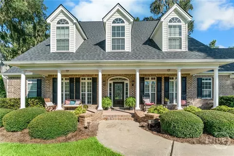 240 Windsong Dr, Richmond Hill, GA 31324