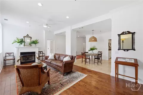700 Wilmington Island Rd #102, Savannah, GA 31410