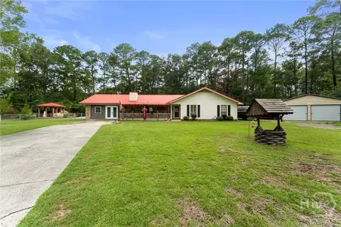 177 Bea Rd, Richmond Hill, GA 31324