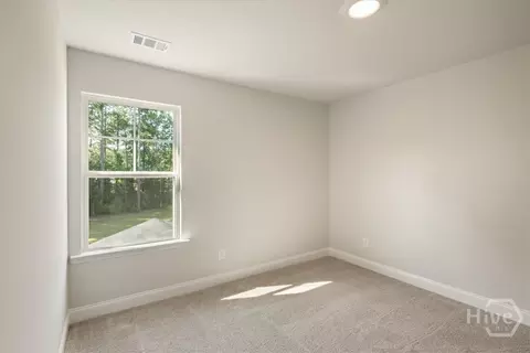 Bedroom - 337 Crosswinds Dr, Rincon, GA 31326 photo 6 of 9