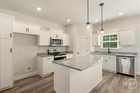 Kitchen - 337 Crosswinds Dr, Rincon, GA 31326 photo 2 of 2