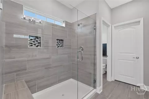 Bath - 123 Champlain Dr, Pooler, GA 31322 photo 2 of 6